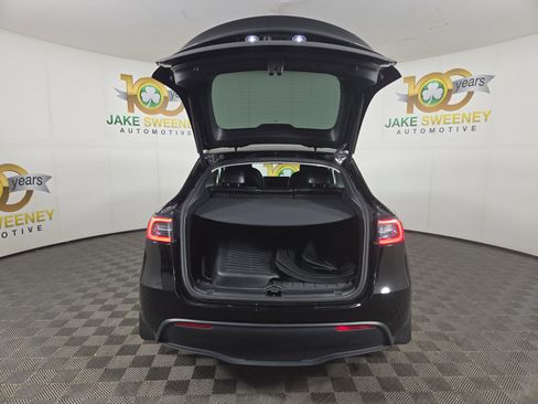 Used 2024 Tesla Model Y Long Range AWD/4WD image 32