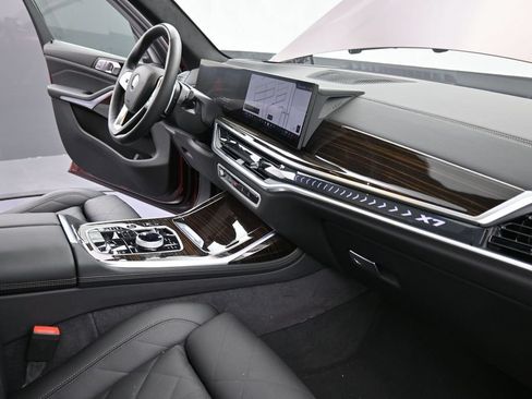 Used 2026 BMW X7 xDrive40i AWD/4WD image 22