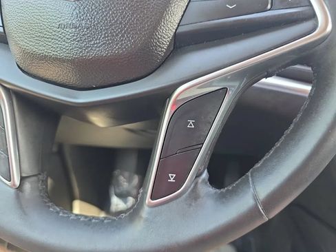 Used 2017 Cadillac XT5 Luxury FWD image 23