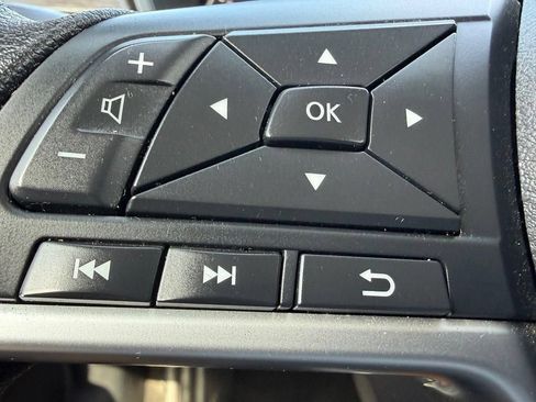 Used 2025 Nissan Altima 2.5 SV FWD image 16