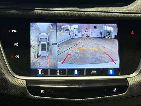 Used 2024 Cadillac XT5 Sportv w/ Technology Package AWD/4WD image 26