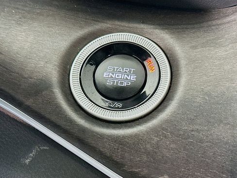 Certified 2025 Jeep Grand Cherokee Limited image 23