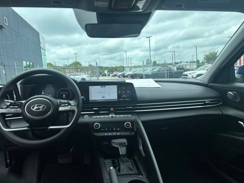 Used 2024 Hyundai Elantra SEL FWD image 23