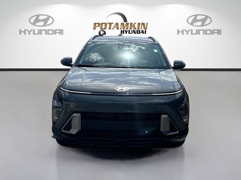 Used 2025 Hyundai Kona SEL FWD image 2