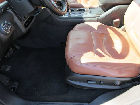 Used 2015 Chevrolet Traverse LT FWD image 21