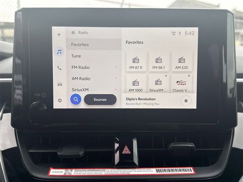 Used 2025 Toyota Corolla SE image 17