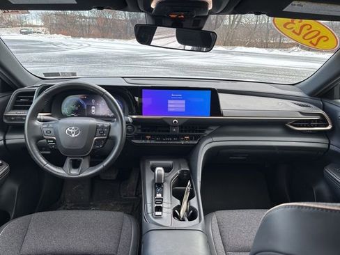 Used 2023 Toyota Crown XLE image 22