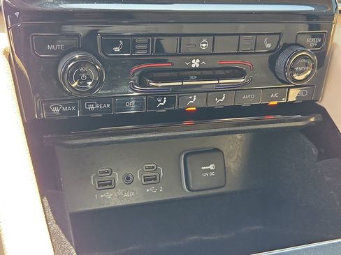 Used 2022 Jeep Grand Cherokee Limited w/ Trailer Tow Prep Group (B) image 33