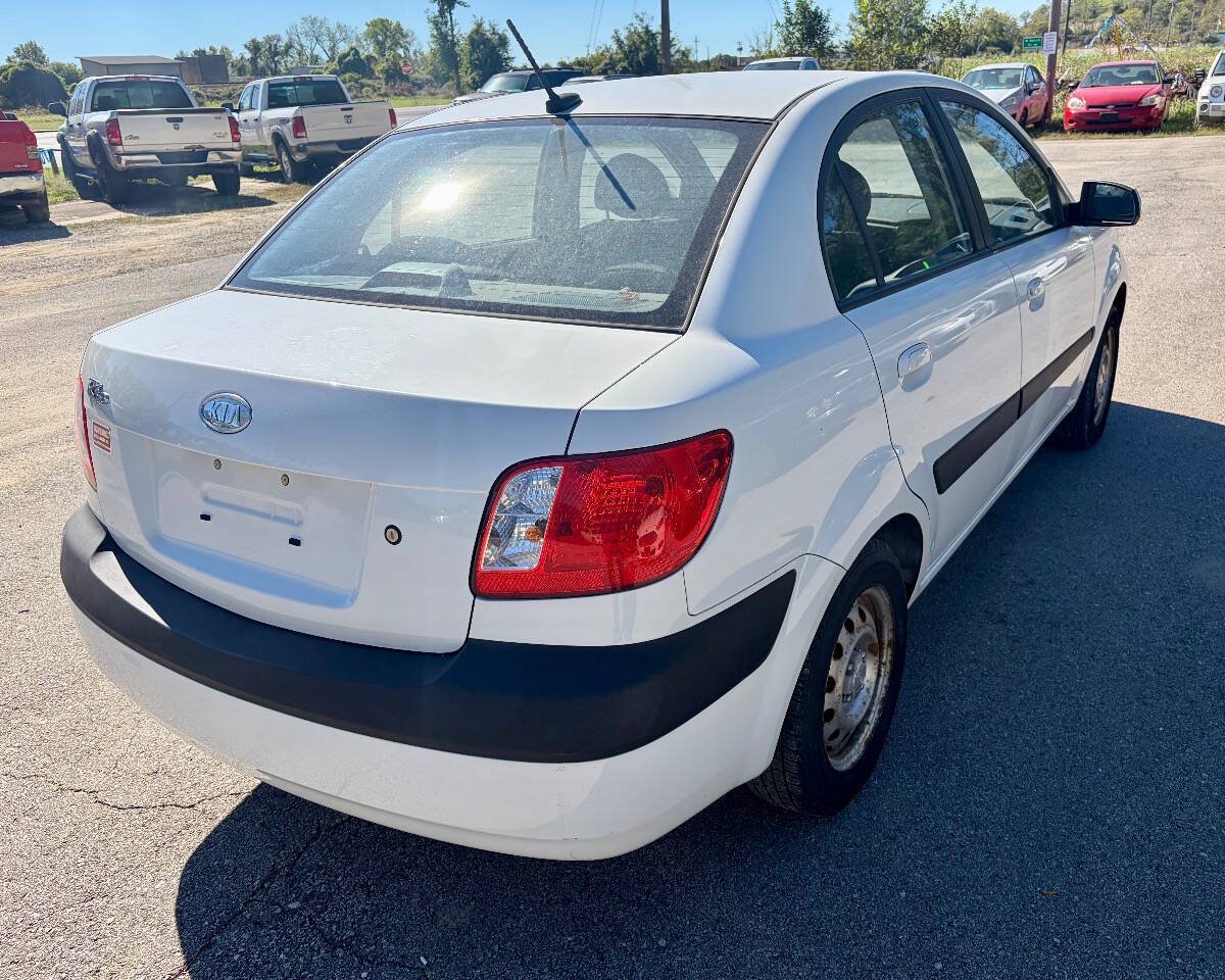 Used 2009 Kia Rio Sedan FWD image 5