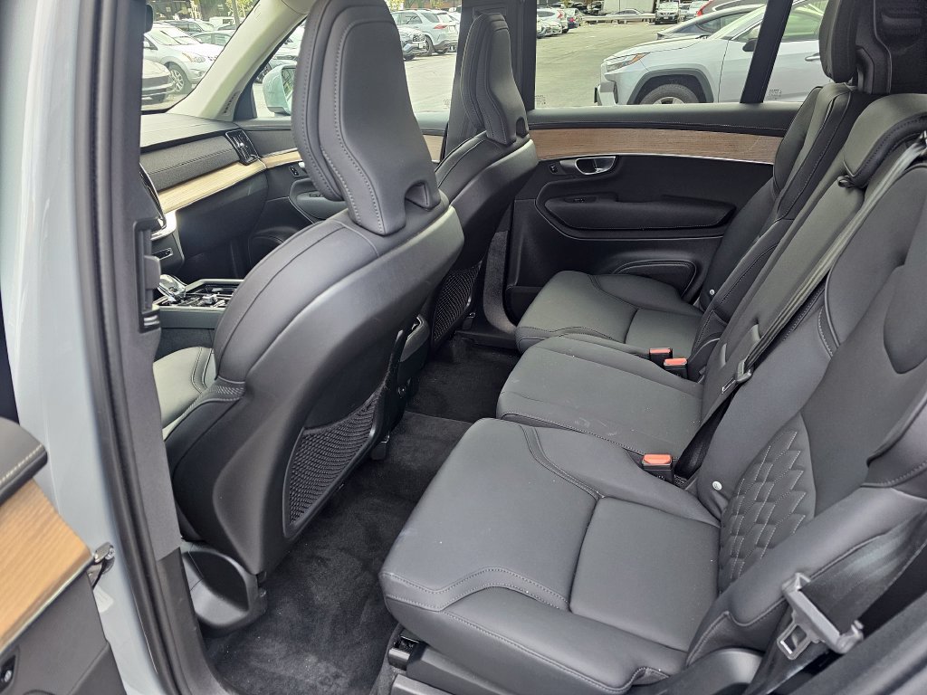Certified 2025 Volvo XC90 B5 Core AWD/4WD image 36