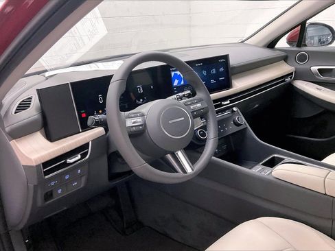 New 2025 Hyundai Sonata SEL image 7