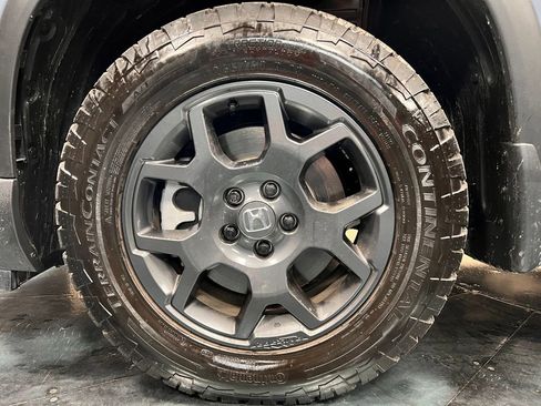 Used 2025 Honda Pilot TrailSport image 34