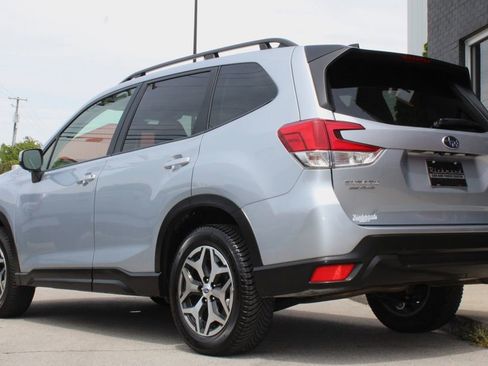 Used 2024 Subaru Forester Premium AWD/4WD image 8