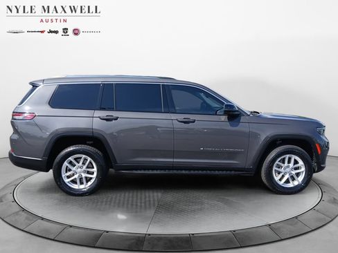 Used 2022 Jeep Grand Cherokee L Laredo w/ Luxury Tech Group I RWD image 17