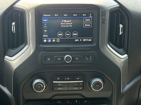 Used 2022 Chevrolet Silverado 2500 Custom w/ Custom Convenience Package AWD/4WD image 11