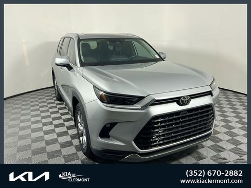 Used 2024 Toyota Grand Highlander Limited image 1