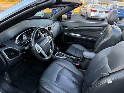 Used 2012 Chrysler 200 Touring image 17