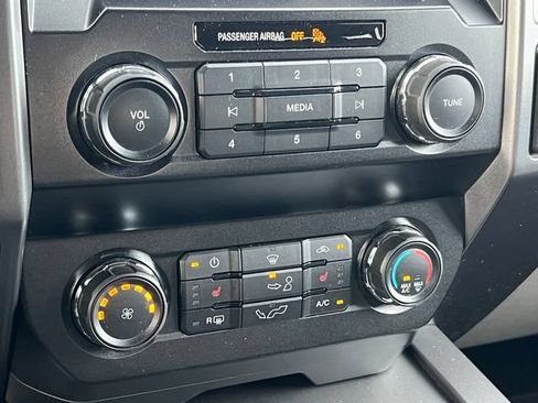 Used 2019 Ford F150 XLT w/ Equipment Group 302A Luxury AWD/4WD image 31