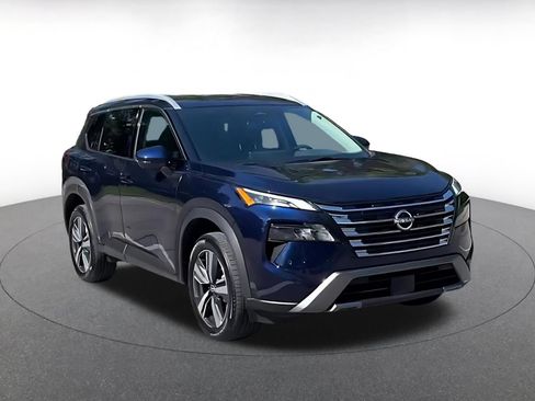Used 2026 Nissan Rogue SL FWD image 3