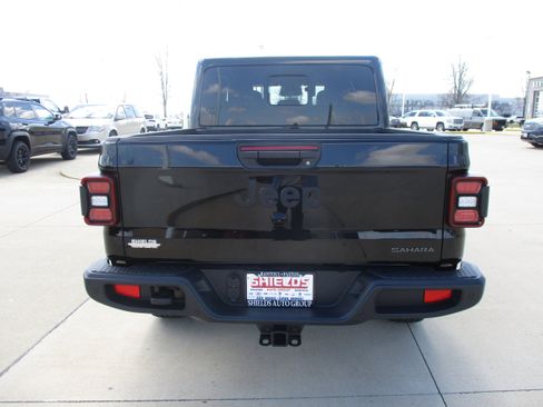 New 2026 Jeep Gladiator Sport image 5