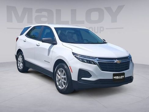 Used 2023 Chevrolet Equinox LS FWD image 7