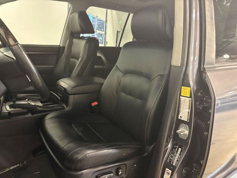 Used 2015 Toyota Land Cruiser AWD/4WD image 12