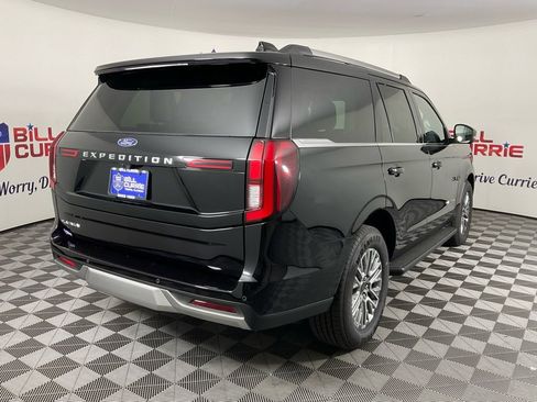 New 2026 Ford Expedition Platinum image 3