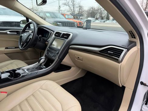 Used 2016 Ford Fusion SE w/ Equipment Group 502A FWD image 22
