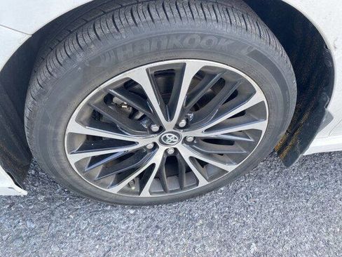 Used 2019 Toyota Camry SE w/ Convenience Package image 10