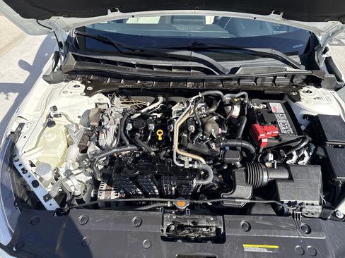 Used 2022 Nissan Altima 2.5 Platinum image 6