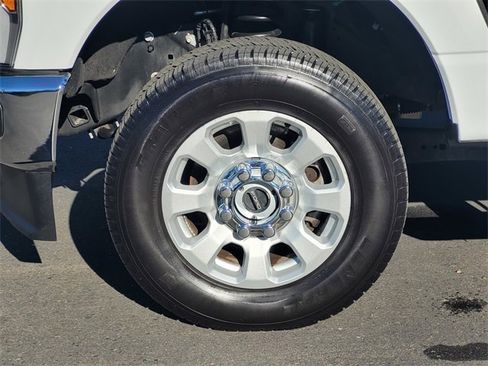 Used 2024 Ford F250 XLT image 10