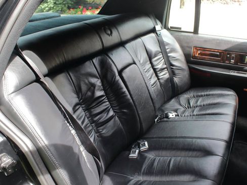 Used 1996 Cadillac Fleetwood Brougham RWD image 52