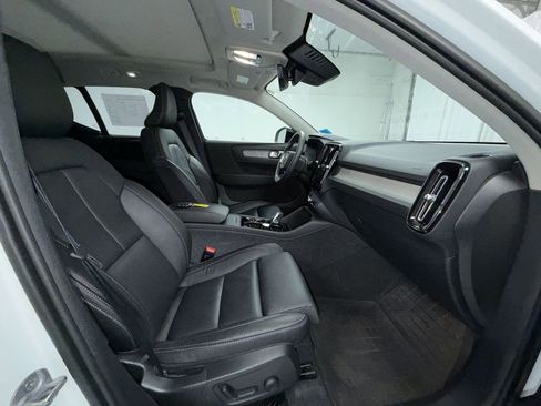 Used 2024 Volvo XC40 B5 Plus w/ Protection Package Premier image 15