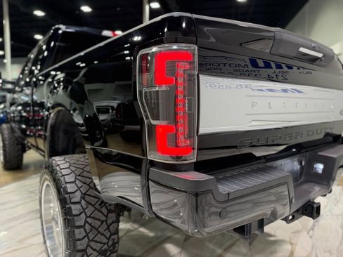 Used 2017 Ford F250 Platinum w/ Platinum Ultimate Package image 18