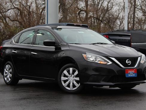 Used 2017 Nissan Sentra SV image 1
