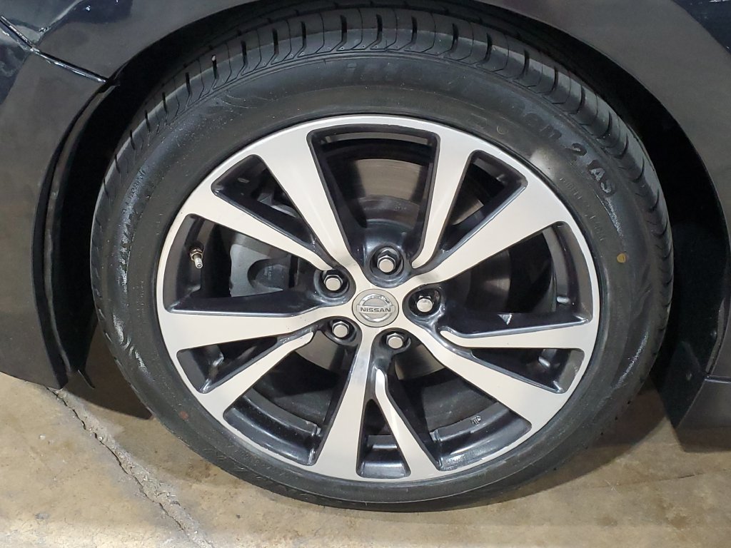 Used 2017 Nissan Maxima 3.5 SL FWD image 38
