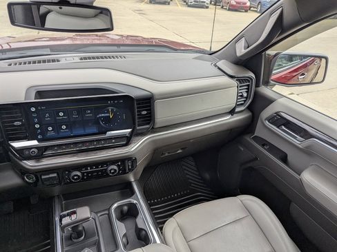 Used 2022 Chevrolet Silverado 1500 LTZ w/ LTZ Premium Package image 28