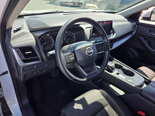 Used 2025 Nissan Rogue SV FWD image 8