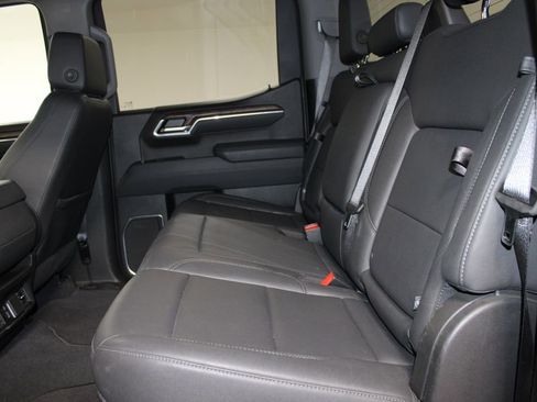 Used 2025 GMC Sierra 1500 SLT image 19