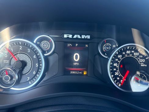 Used 2024 RAM 2500 Big Horn w/ Bed Utility Group image 15