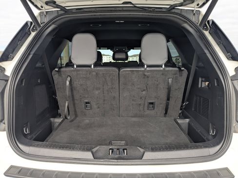 Used 2025 Ford Explorer ST-Line w/ ST-Line Street Pack image 15