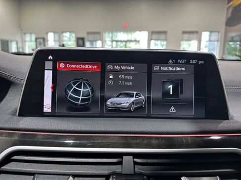 Used 2018 BMW 750i RWD image 64