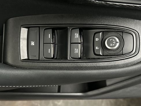 Used 2025 Subaru Outback Premium w/ Popular Package #1A image 18