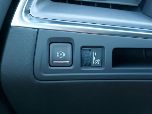 New 2026 Cadillac XT5 Luxury w/ LPO, Floor Liner Package image 18