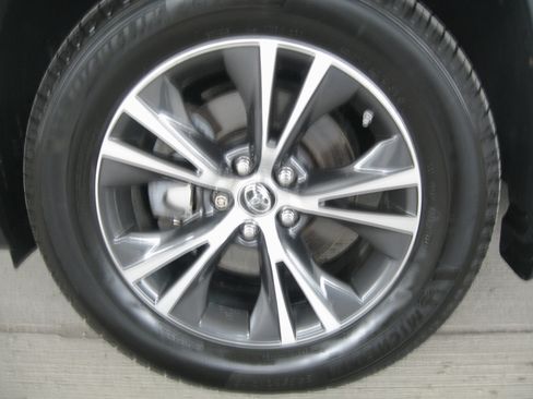 Used 2018 Toyota Highlander Plus image 27