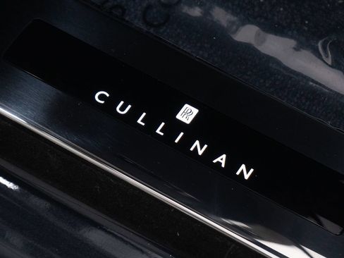 Used 2026 Rolls-Royce Cullinan AWD/4WD image 14