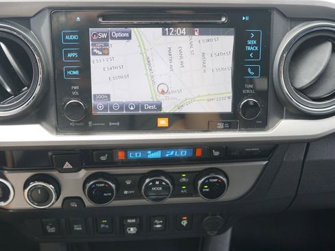 Used 2018 Toyota Tacoma Limited AWD/4WD image 13