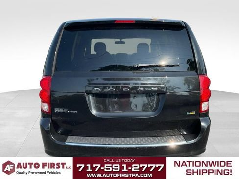 Used 2017 Dodge Grand Caravan SE FWD image 4