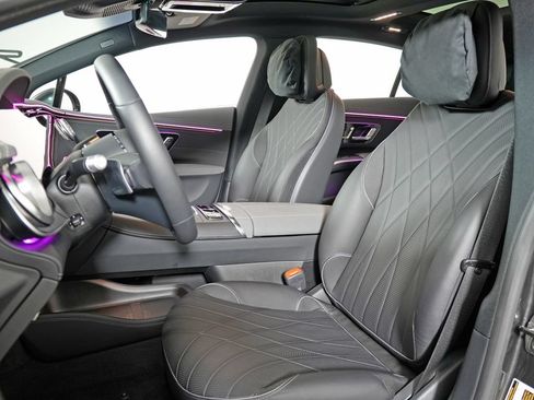 Used 2025 Mercedes-Benz EQS 580 4MATIC Sedan image 13
