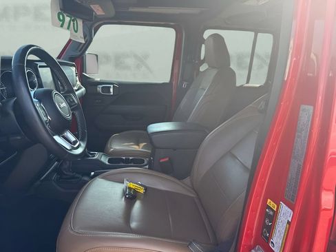 Used 2021 Jeep Wrangler Unlimited Sahara w/ Cold Weather Group AWD/4WD image 8